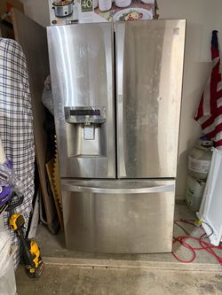 Refrigerator. FREE
