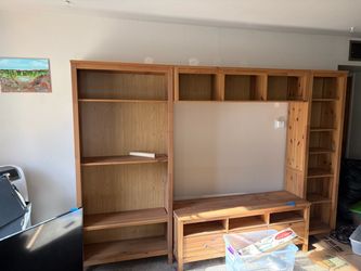Entertainment center