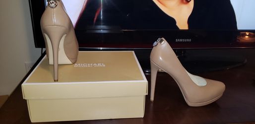 Michael Kors BRAND new size 10M
