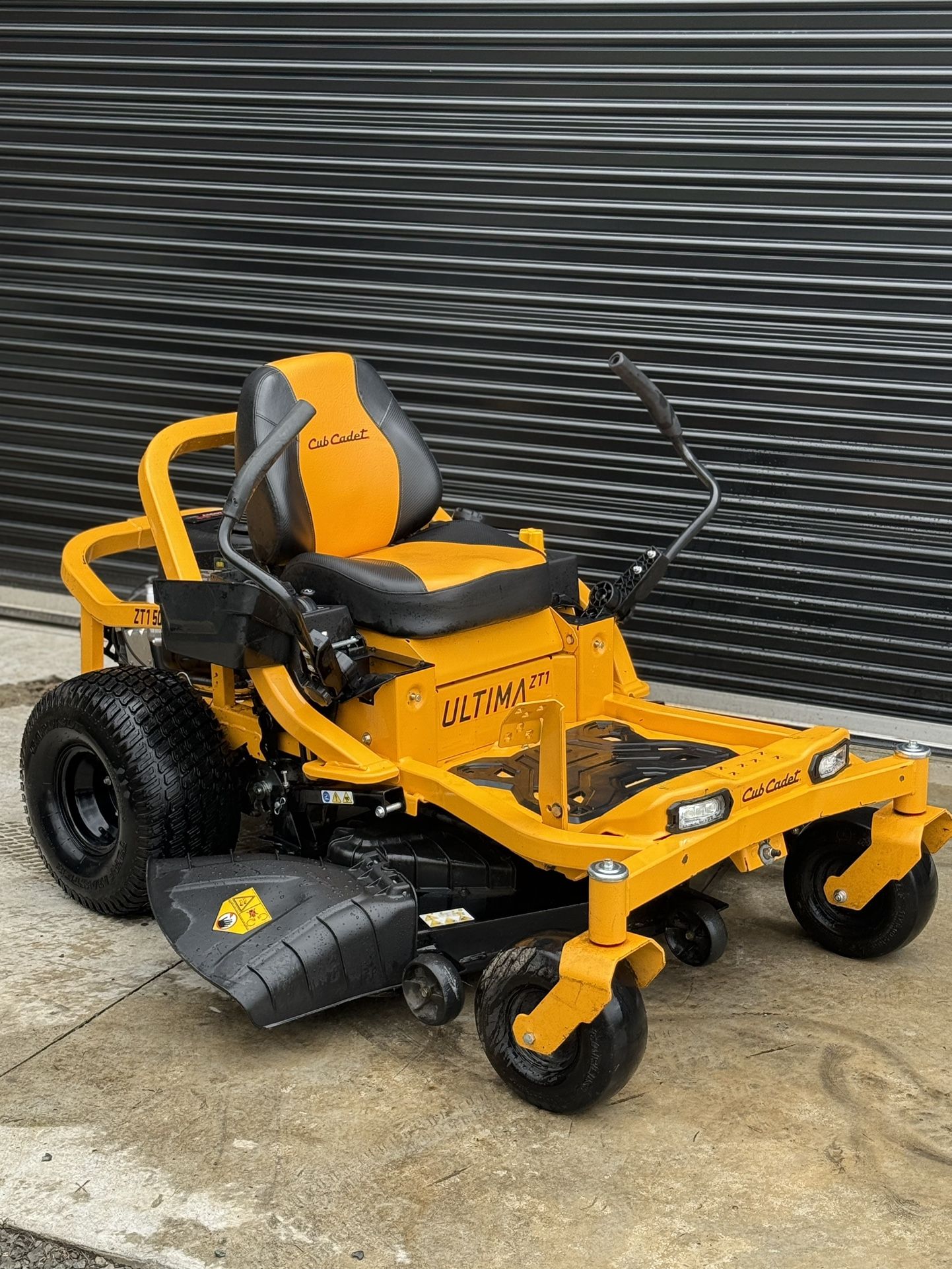 Cub Ultima ZT1 Zeroturn 50” Riding Mower