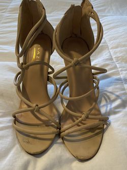 Nude strap Hills