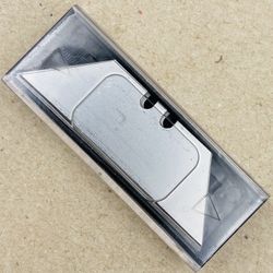 $17 for 20 sets (200pcs) high hardness 2.5" DRYWALL UTILITY BLADES * blades provide the durability needed to keep cutting through a variety of appli