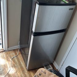 Mini Fridge With Freezer