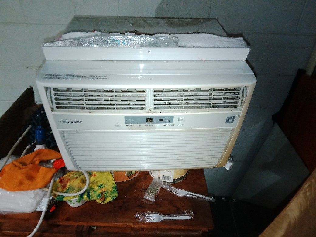 Frigidaire AC Unit