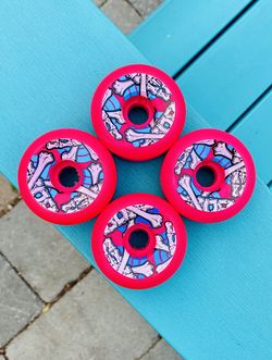 Powell Peralta Vintage OG 1980s Skateboard Wheels Cross Bones Red