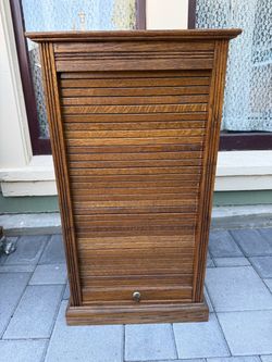 Oak Slot Machine stand with roll front design