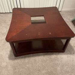 FREE COFFEE TABLE 