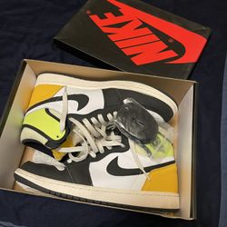 Air Jordan 1s Volts