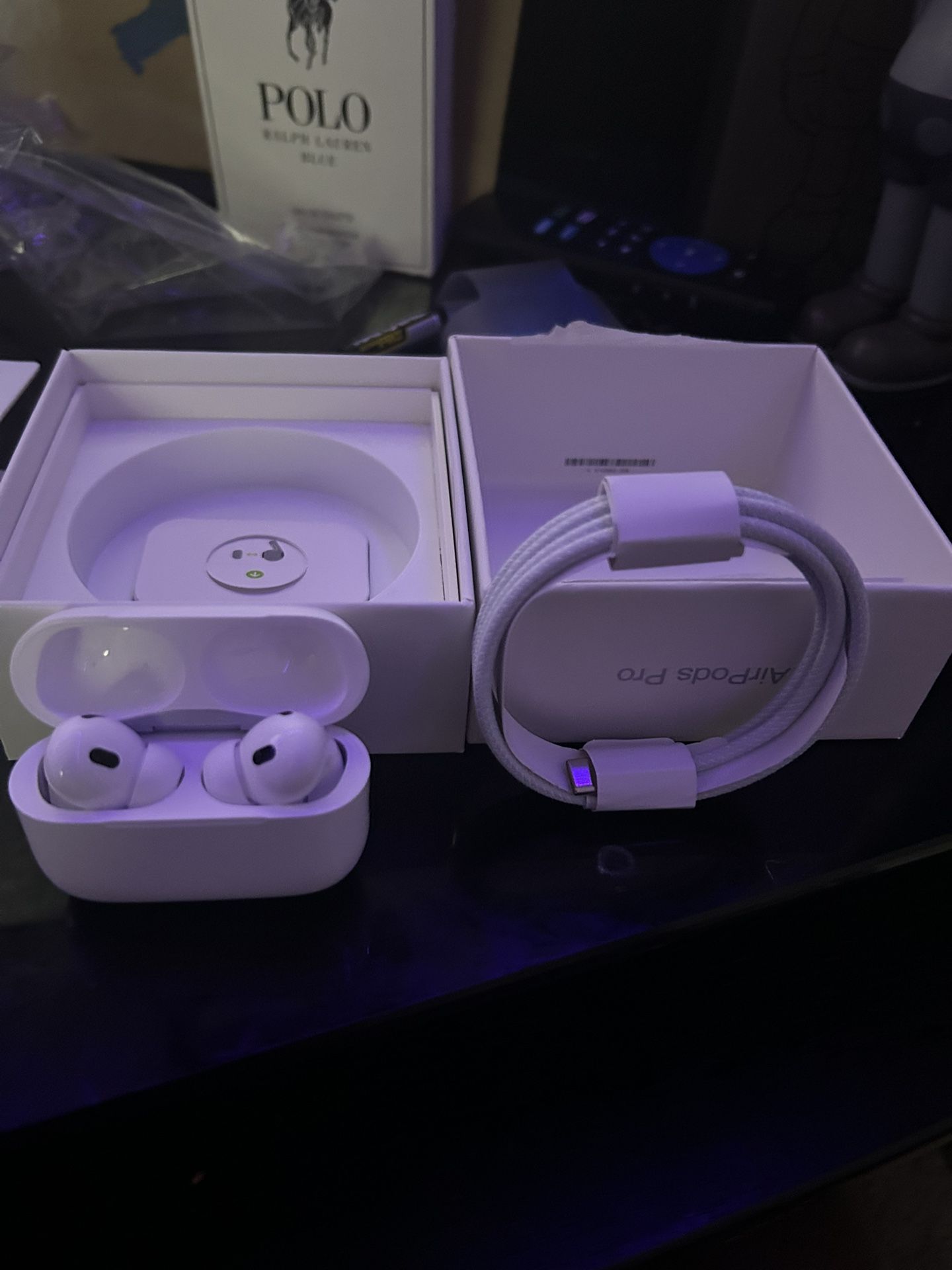AirPods