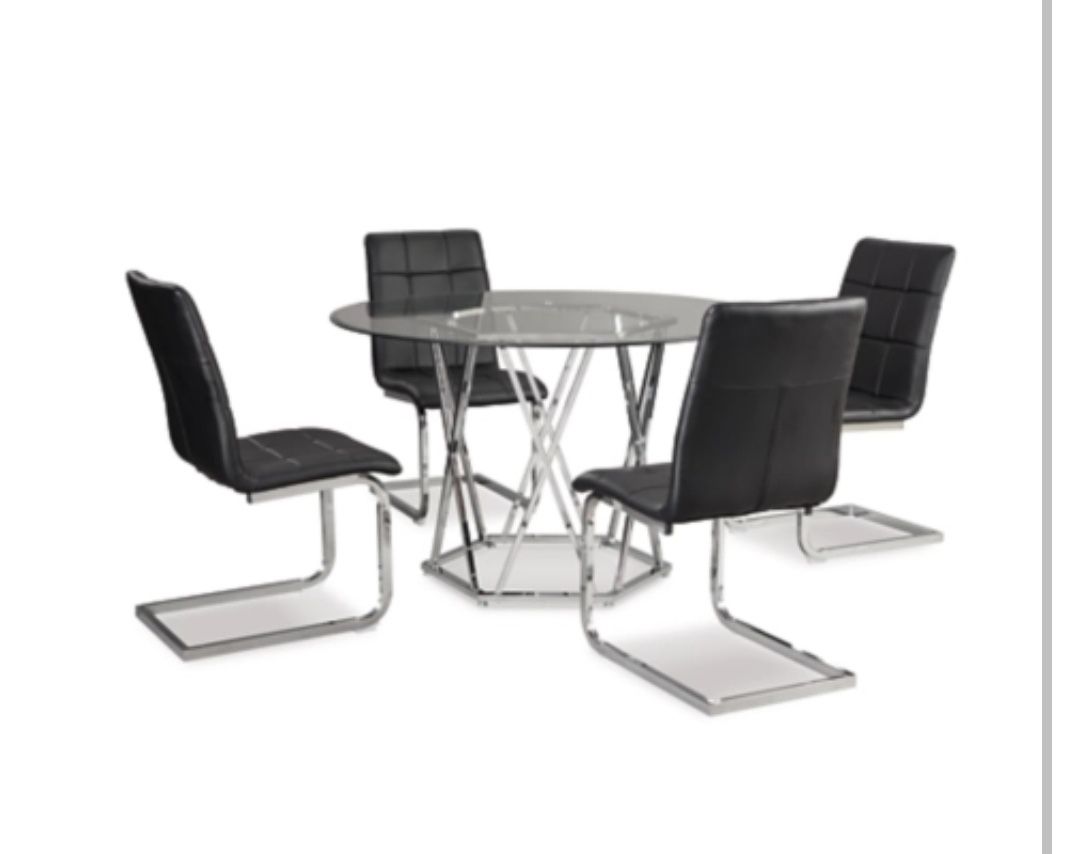 Dining Table & Chairs