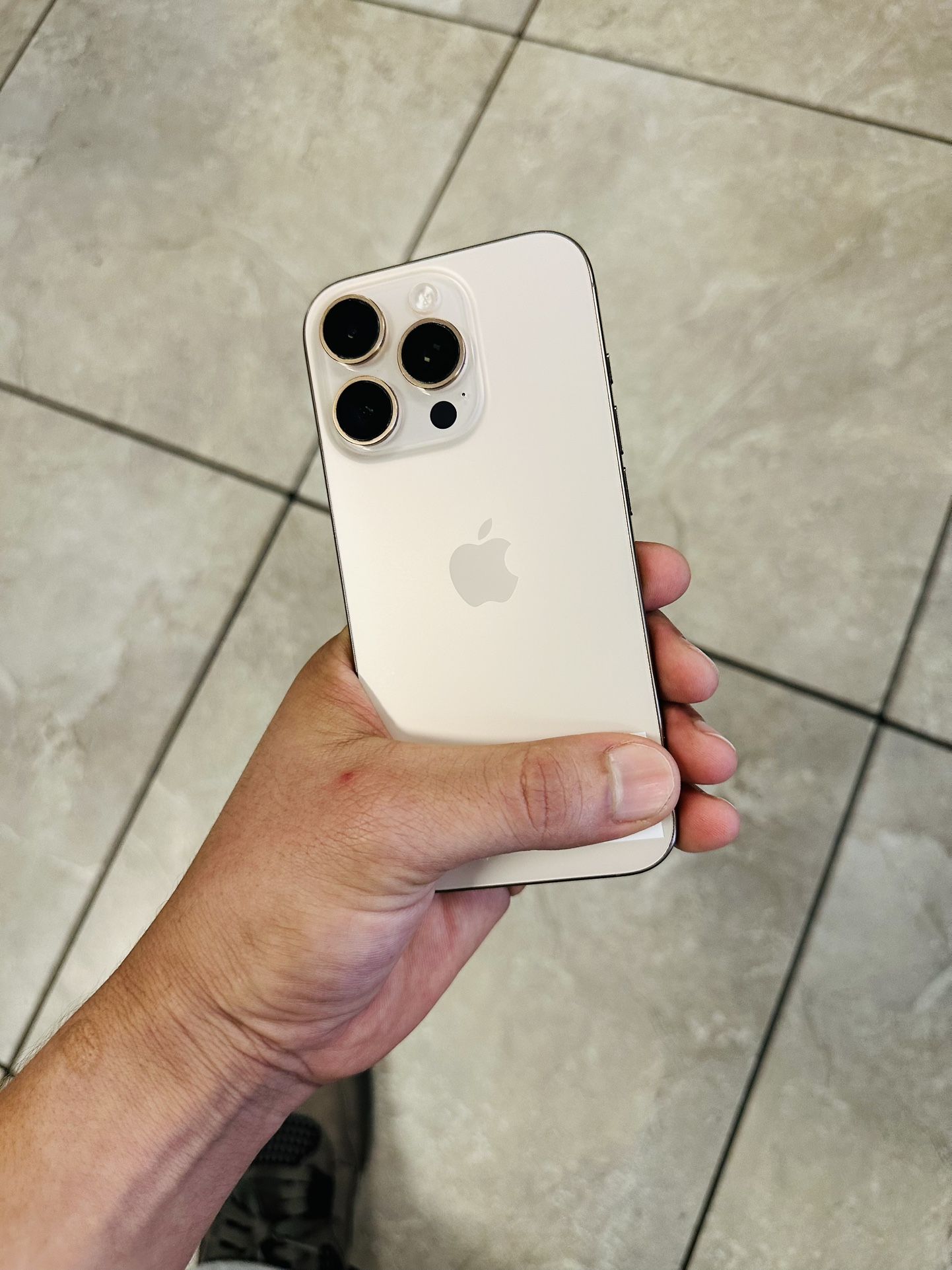 iPhone 16 Pro Unlocked