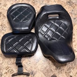 Harley Touring 2-Piece Seat + Rider Backrest