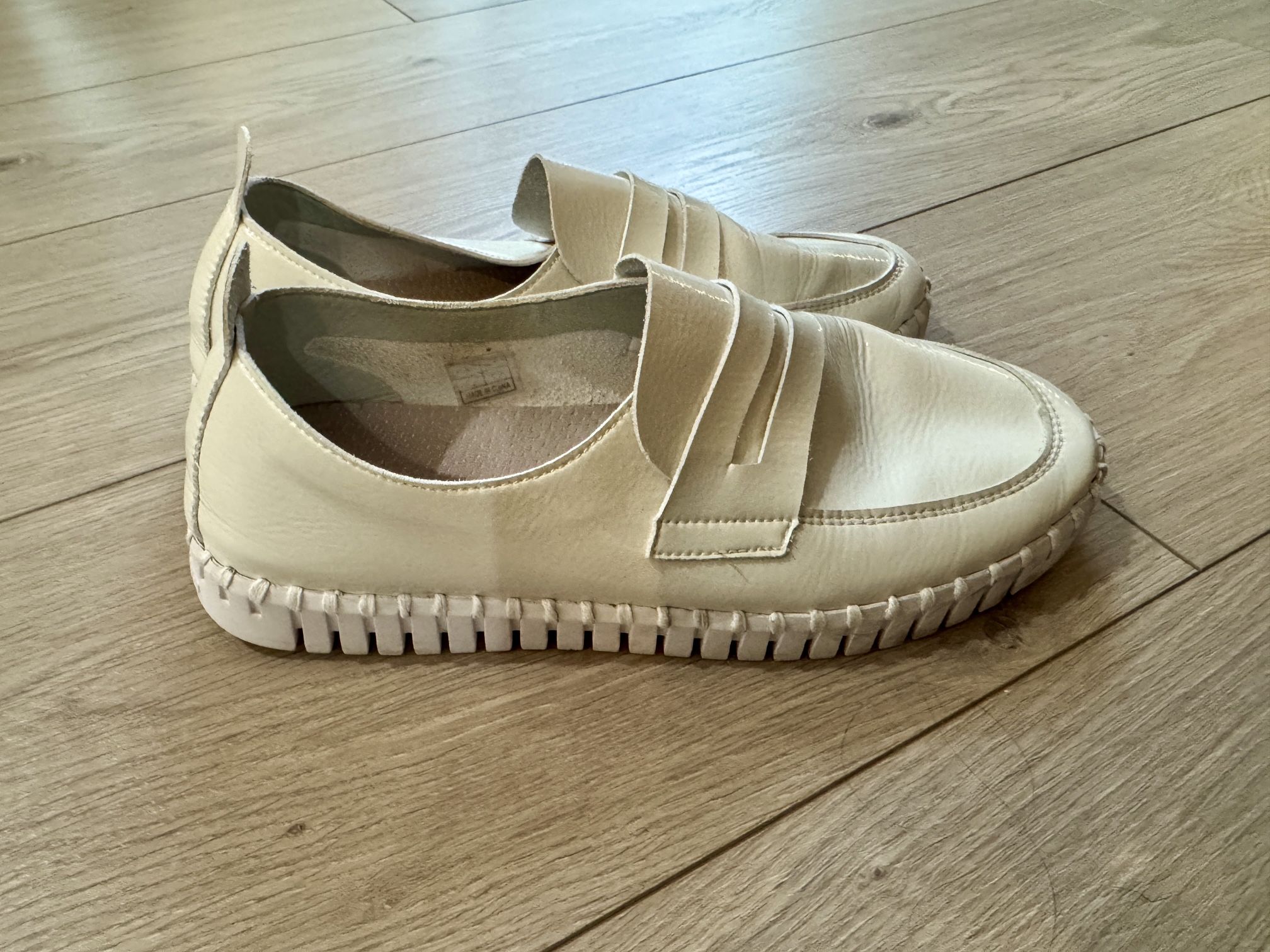 Ilse Jacobsen Women’s Tulip 3865 Loafer, size 37, White/Ivory