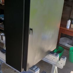 Heavy duty storage box