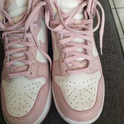 Son 2 Pares De Zapatos Nike En Perfectas Condiciones #8.5 Es El Mismo Numero $35 Cada Uno