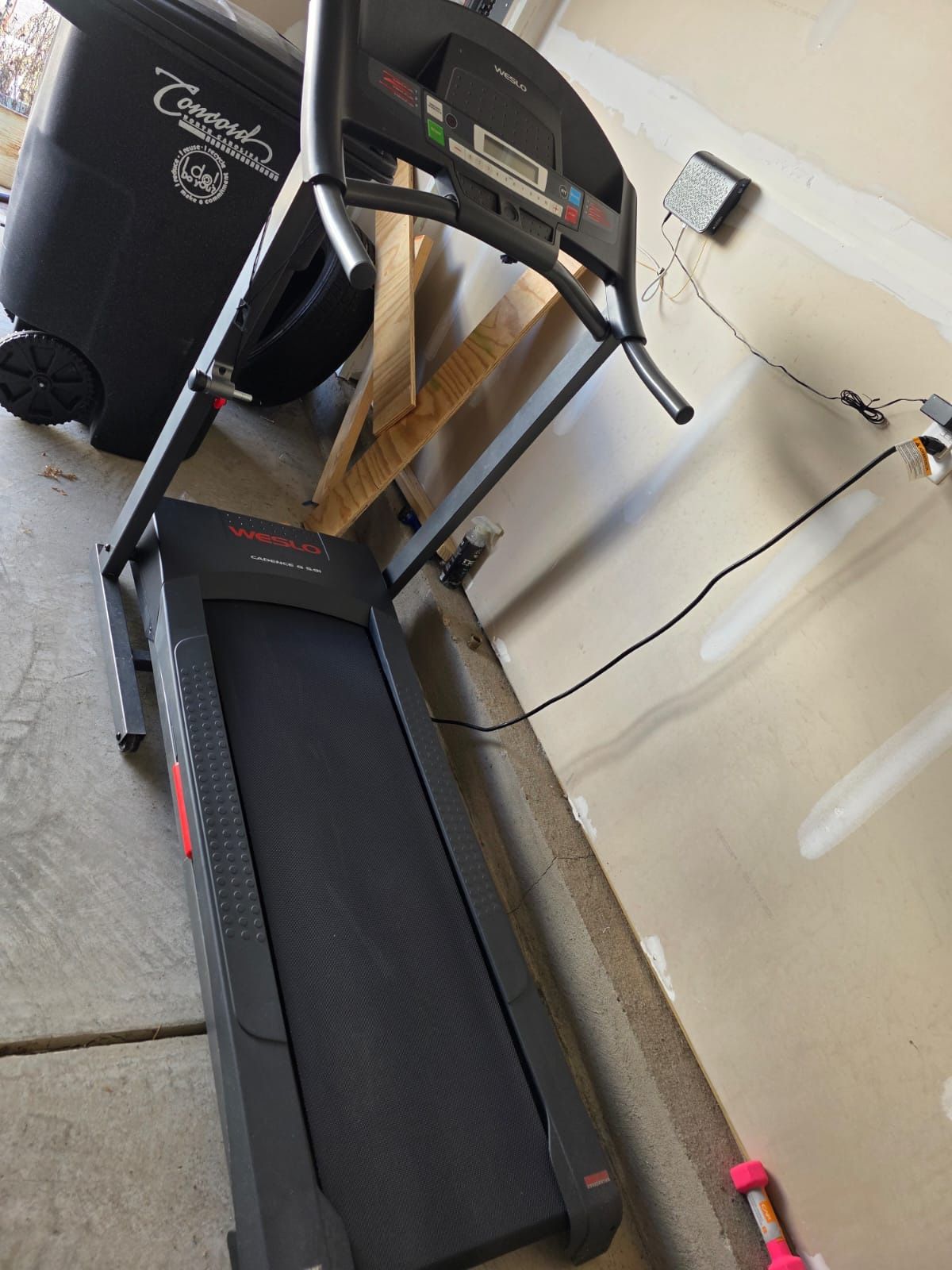 Weslo Cadence G 5.9i Folding Electric Treadmill with SpaceSaver Design