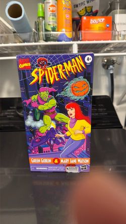 Marvel Spider-Man Green Goblin & Mary Jane Watson Figure Set
