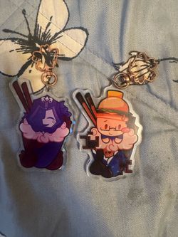 7n7 and Noli keychains