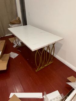 Dining table brand new just built