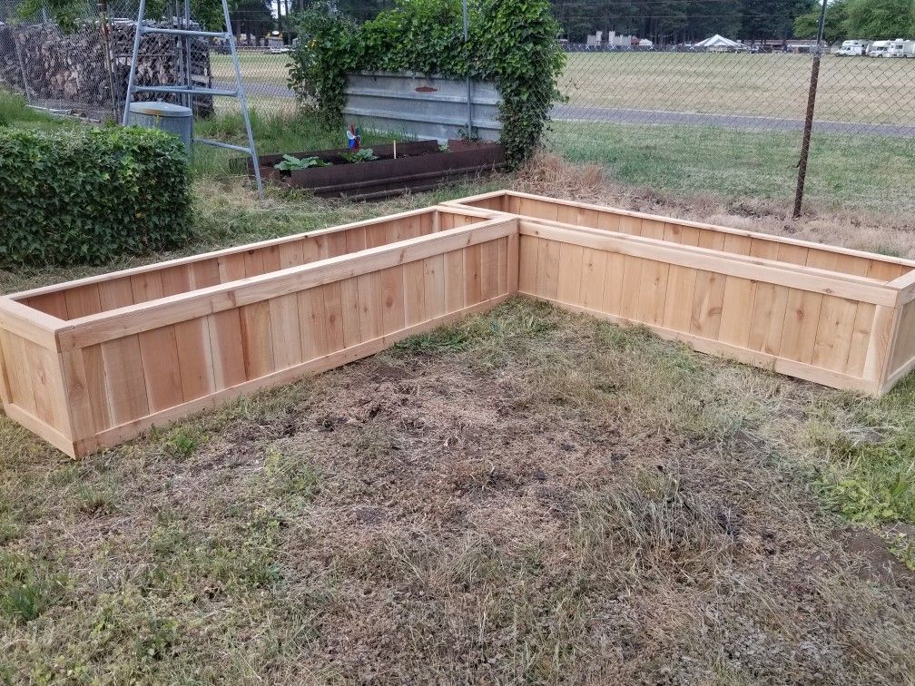 CEDAR GARDEN BOXES!!