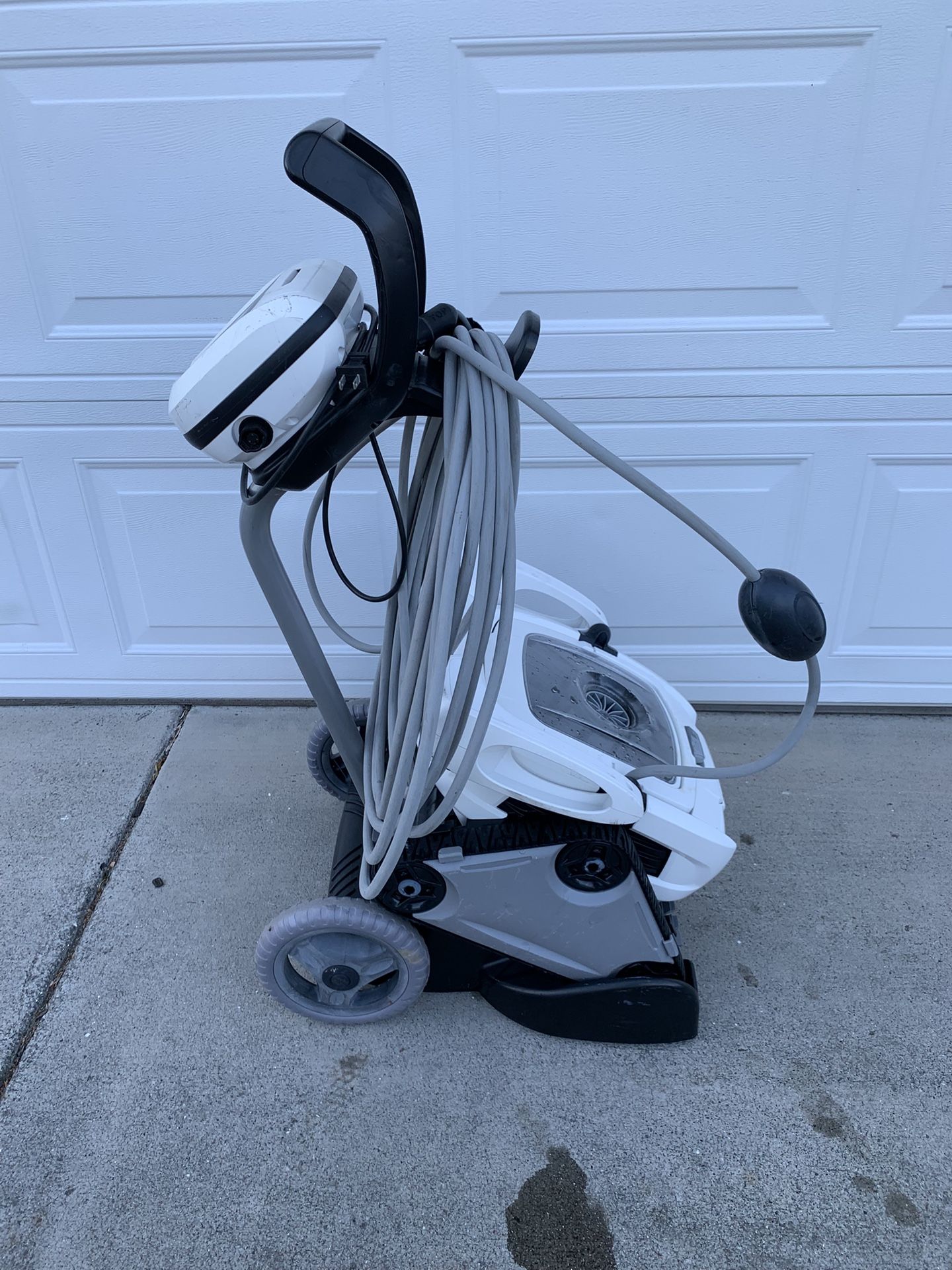 Polaris P825 Robotic Pool Cleaner for Parts/Repair