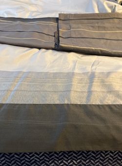King Side Bed Skirt And Matching Two Pillow Shams NEW. Pick Up Dyson And Thunderbird. Of