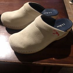 L.L. Bean Womens Clogs With Lobster Decal