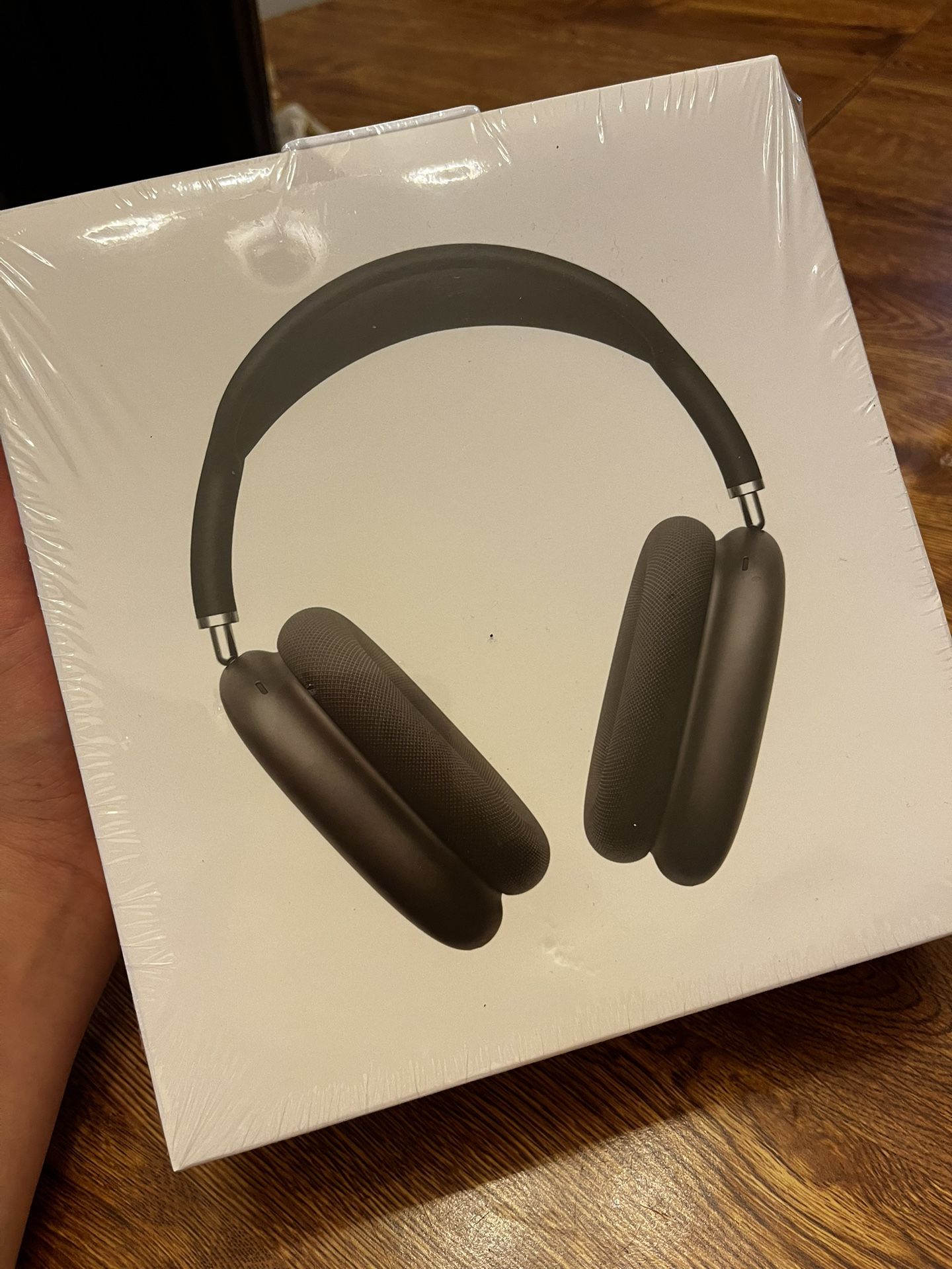 WIRELESS HEADPHONES