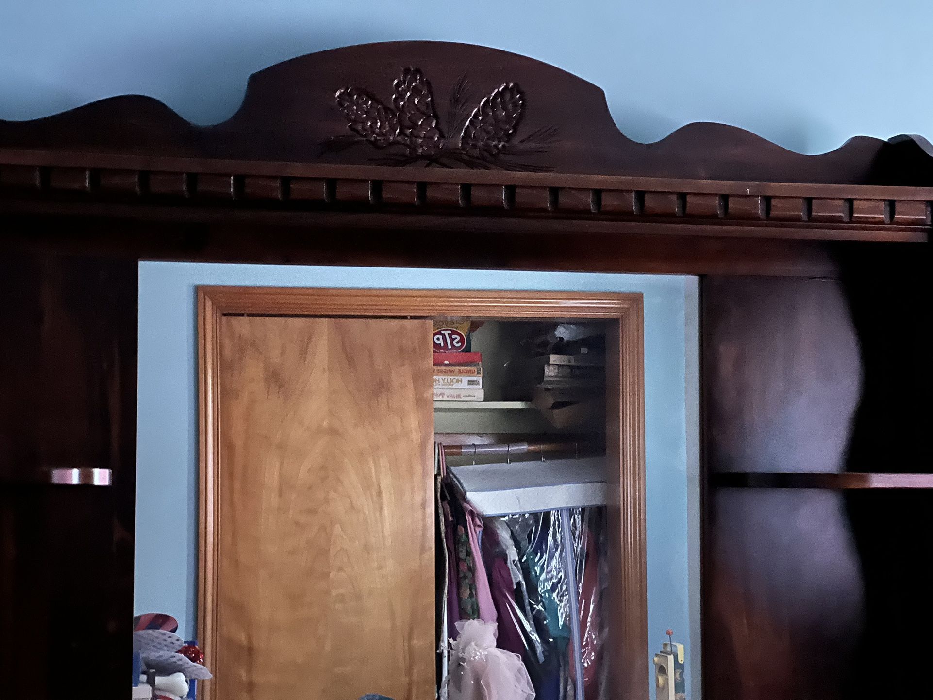 Mirror For Atop Of A Dresser ( Dresser Not Included)