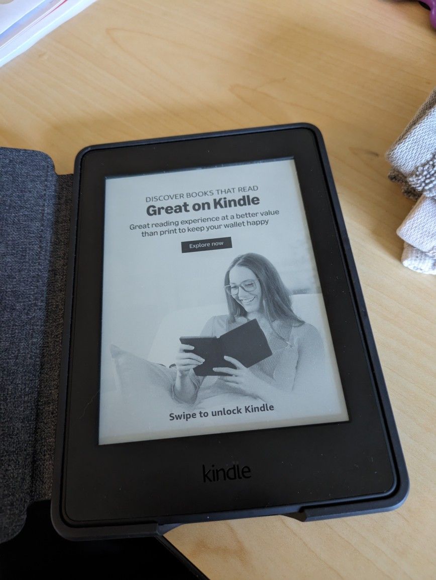 Amazon Kindle Paperwhite + Leather case