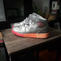 Jordan 1 Size 4y