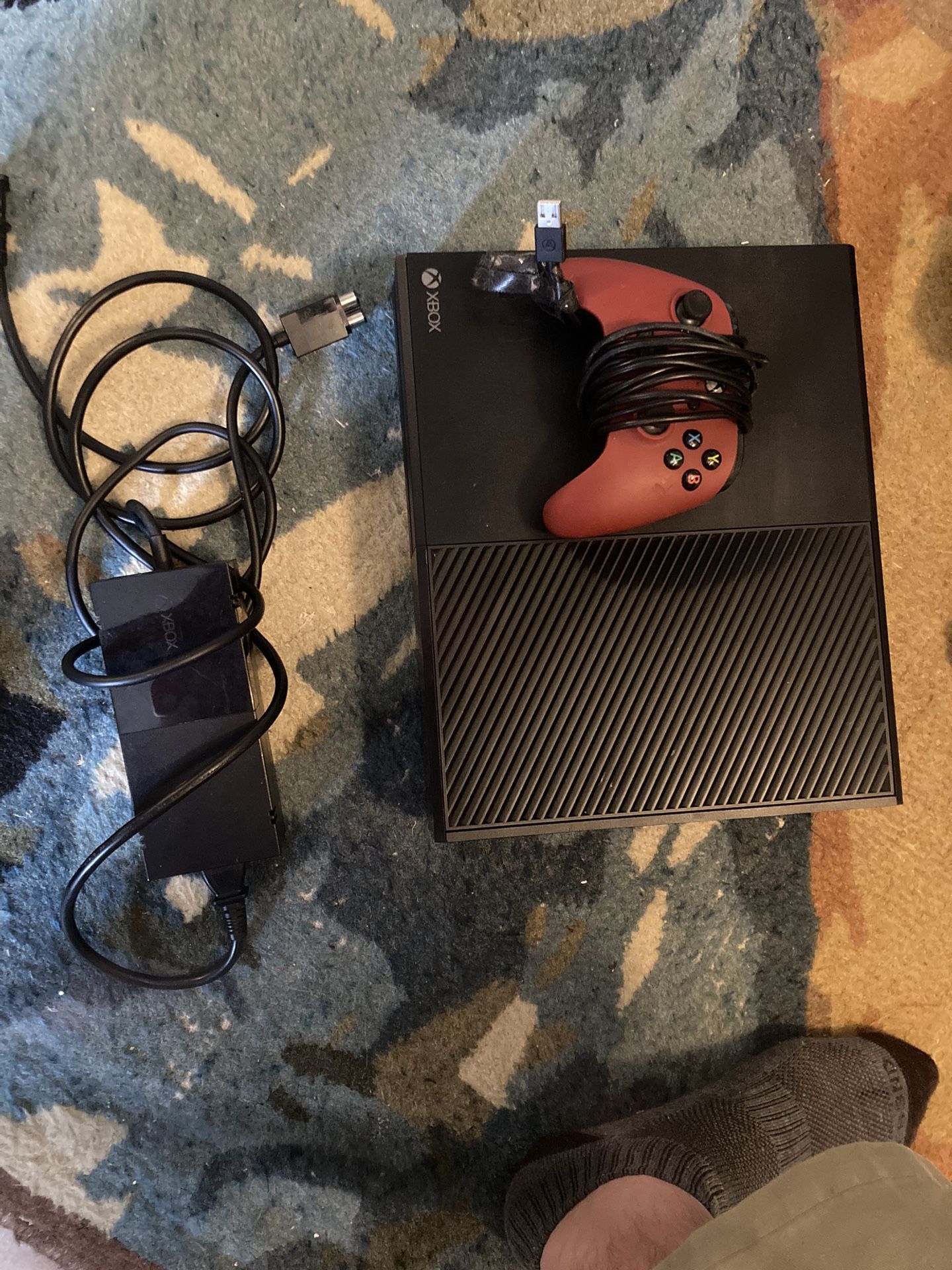 Recently Refurbished Xbox One With Controller 