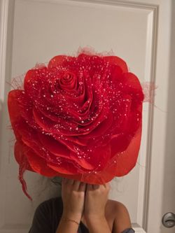 Bello sombrero Flor Roja