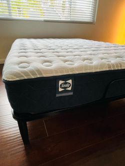 Sealy Pillow Top Mattress (Queen) + Adjustable Base