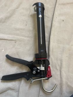 Heavy-Duty Caulking Gun with Hook