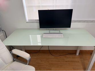 Monitor teclado escritorio silla archivo 300$