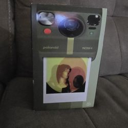 Polaroid Now + Camera