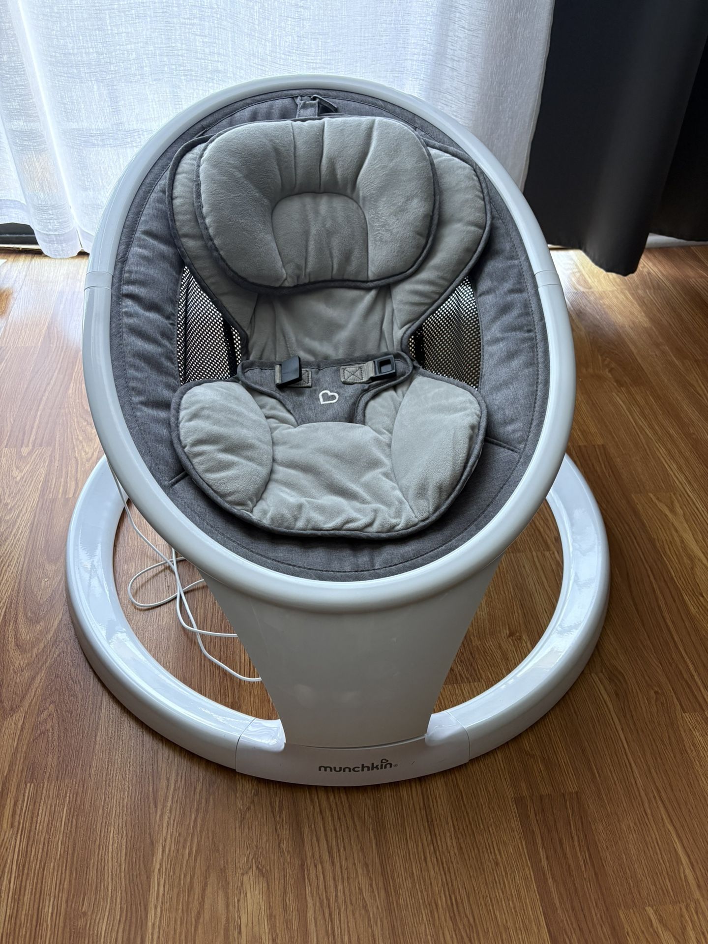 Munchkin Bluetooth Enabled Baby Swing