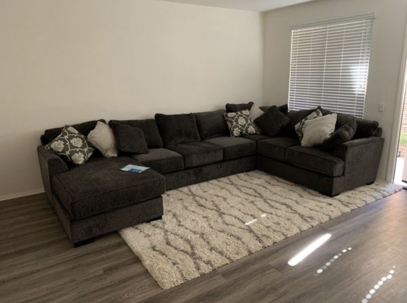 14’ Sectional Sofa w/ Chaise (Charcoal)