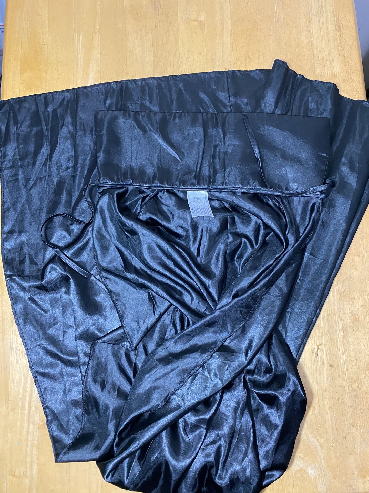 STANDARD BLACK CAPE SPIRIT HALLOWEEN ADULT SIZE Black Collared Cape 56 Inch Long