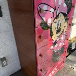 Minnie Mouse dresser hot pink with 5 drawers.  Perfect for your little princess or your baby princess 👑 