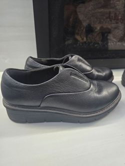 Clarks Women's 7, Black Leather Slip-On Platform Shoes