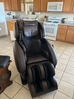 Like New. Message Chair. Valued At 5000 . Infinity Is The Brand. Fully Loaded