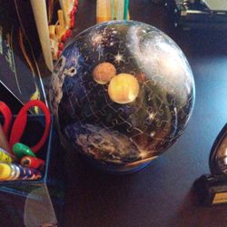 3d Puzzle Ball Planets Astronaut Built W/ Stand