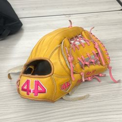 44 pro outfield glove