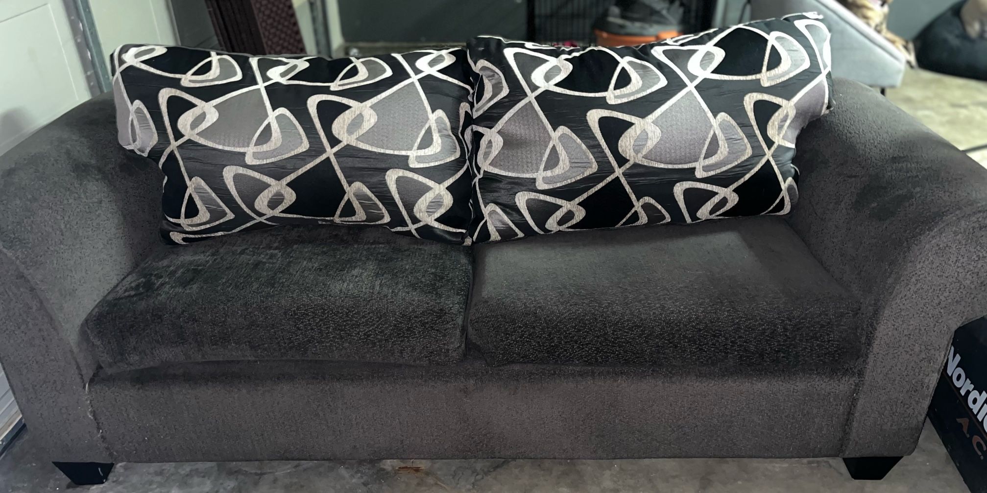 COUCH FOR SALE 
