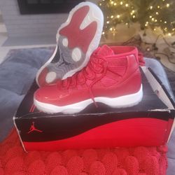 Jordan 11 Gym Red