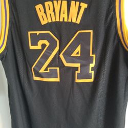 Kobe Bean Bryant Lakers Classic Basketball Jersey/XXL 