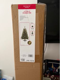 4 foot prelit Christmas tree