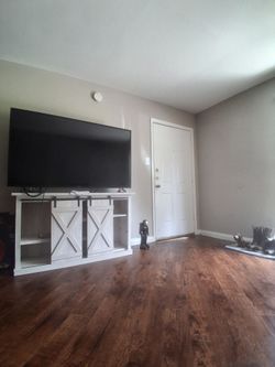 Barn tv stand 40$ only no tv. PICK UP ONLY CHANNELVIEW AREA FEDERAL RD
